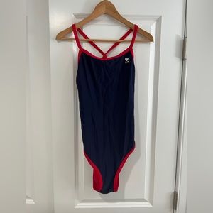 TYR Womens Diamondfit swimsuit size 40